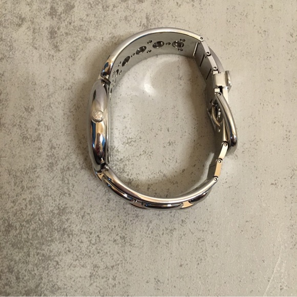 EUC Gucci Mother of Pearl Marina Chain Bracelet Watch - Picture 8 of 16